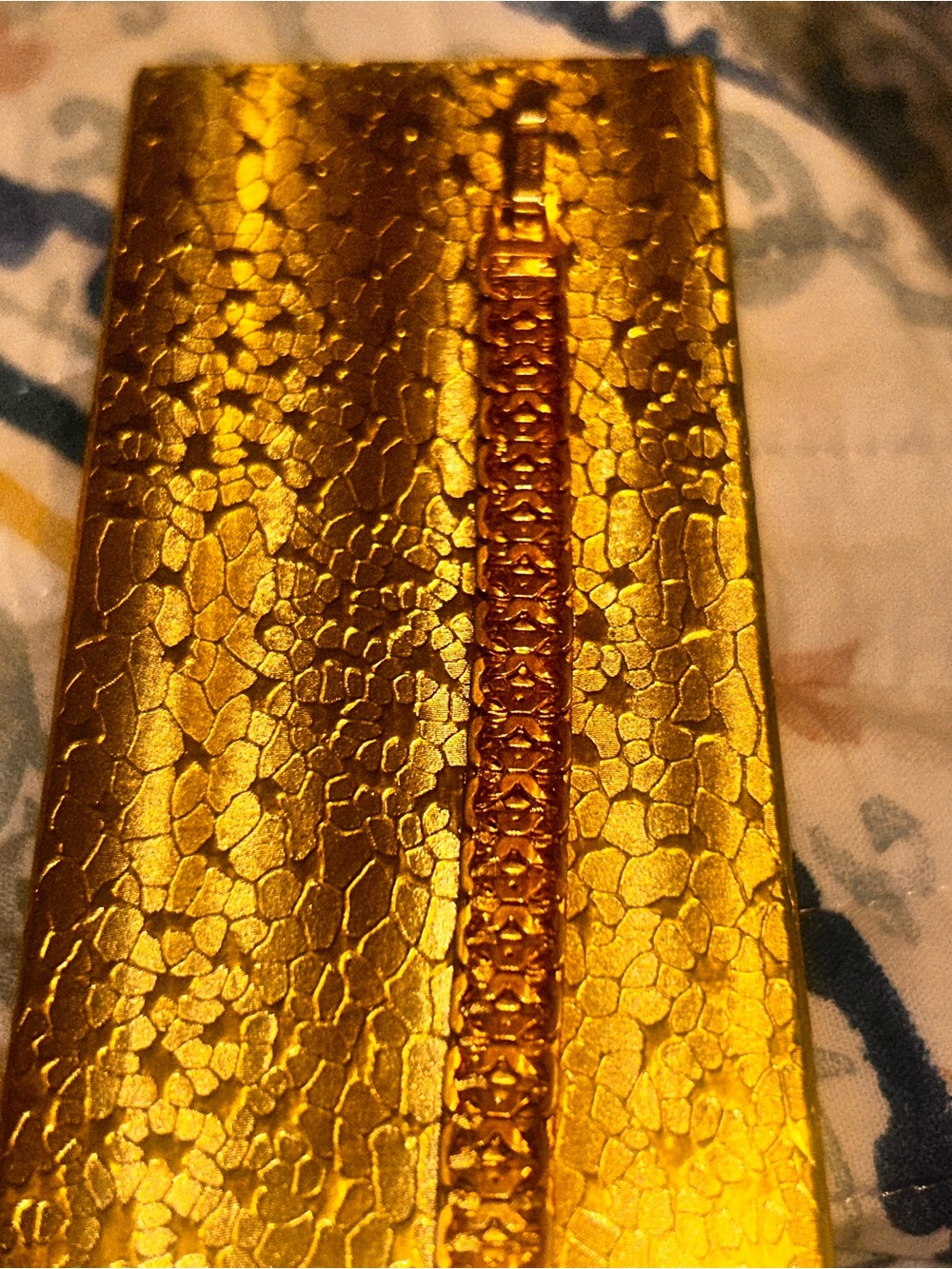 Textured Gold Tone Unisex Fashion Bracelet Jewelry Fold Over Clasp Closure 7